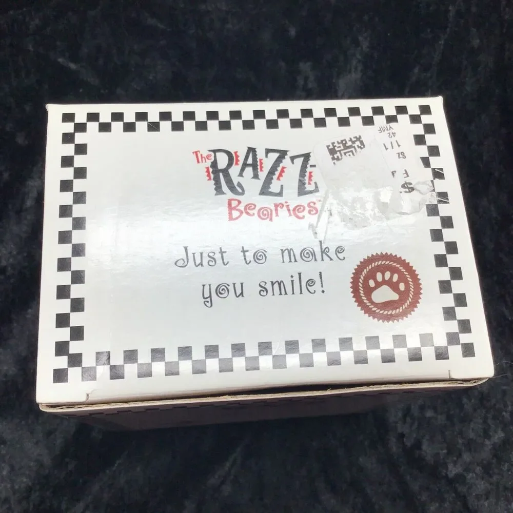 Boyds Bears Razz Bearies Carrie Out Figurine With Box 2004 2